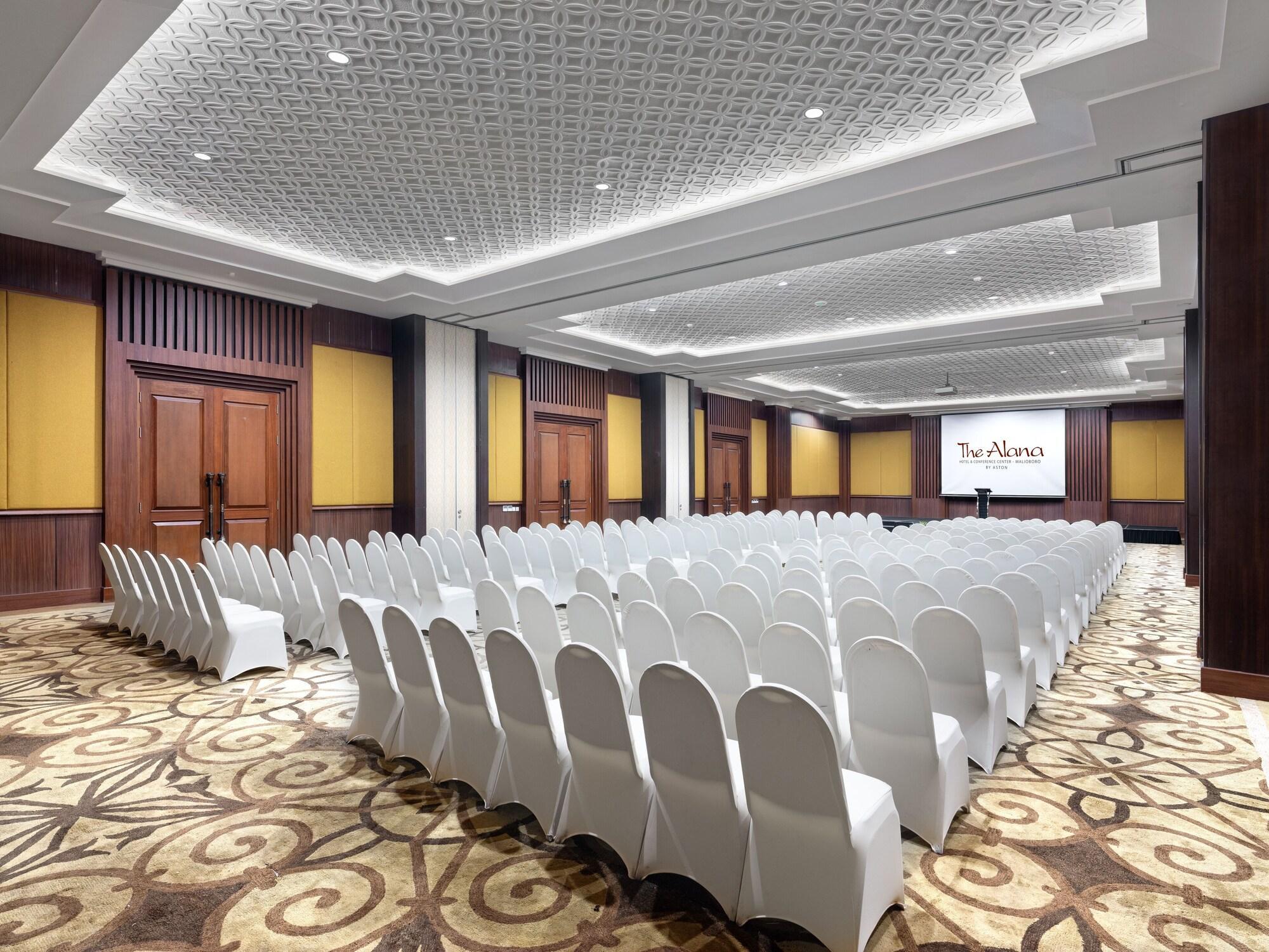 The Alana Hotel & Conference Center Malioboro Yogyakarta By Aston Luaran gambar